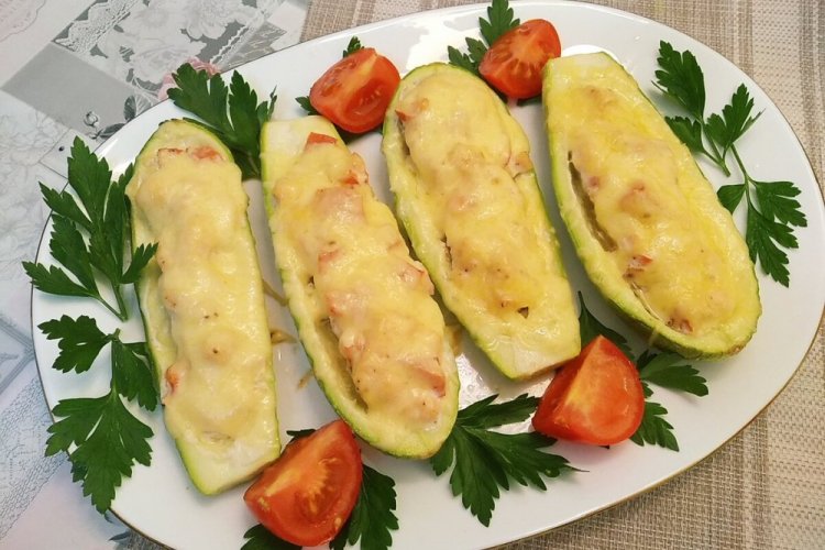 Лодочки из кабачков: 15 вкусных рецептов с разными начинками