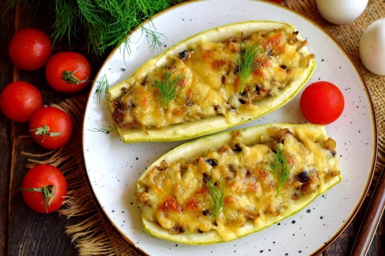 Лодочки из кабачков: 15 вкусных рецептов с разными начинками