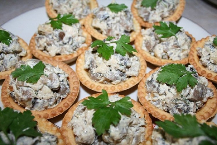 20 вкусных рецептов пирогов на Новый 2025 год