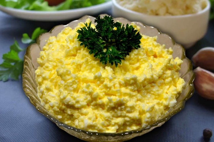 Еврейский салат: 10 самых вкусных рецептов, которые легко повторить дома