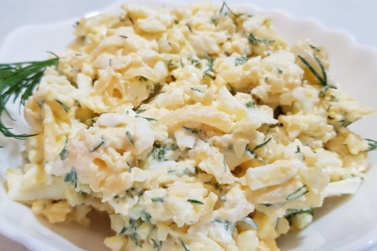 Еврейский салат: 10 самых вкусных рецептов, которые легко повторить дома