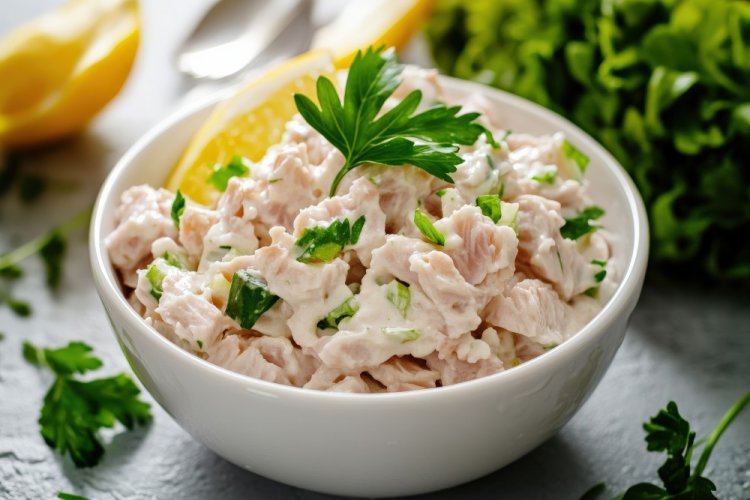 Еврейский салат: 10 самых вкусных рецептов, которые легко повторить дома