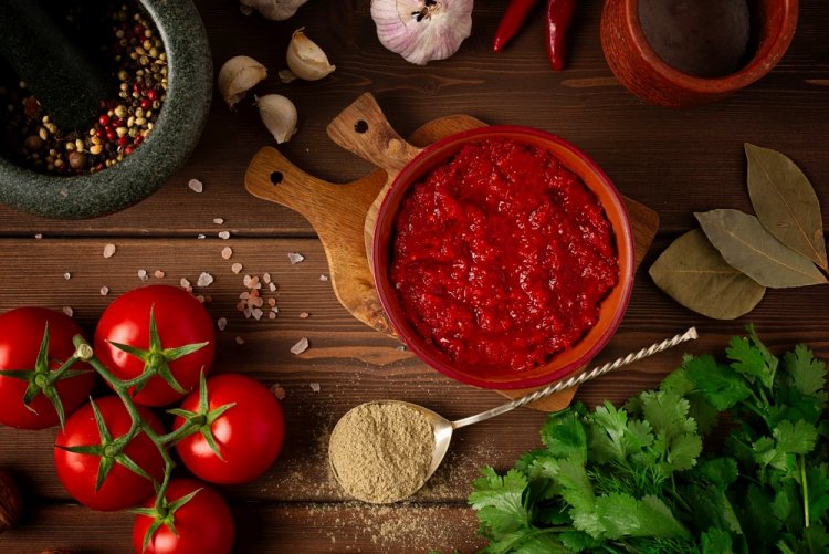 10 рецептов сацебели на зиму, которые обязательно удивят