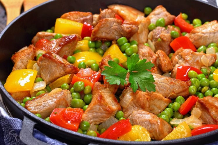 8 вкуснейших рецептов жареной картошки с мясом на сковороде