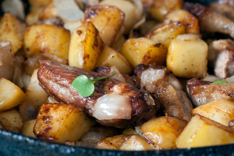 8 вкуснейших рецептов жареной картошки с мясом на сковороде