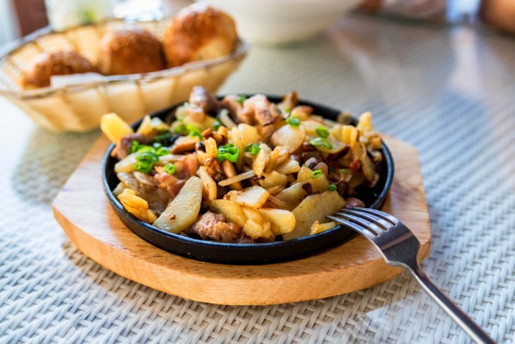 8 вкуснейших рецептов жареной картошки с мясом на сковороде