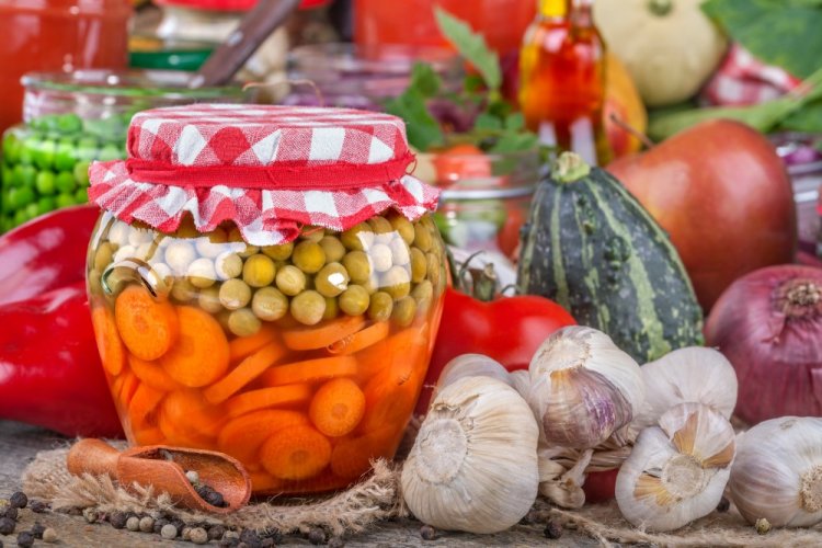 Консервированный горошек на зиму: 5 простых и невероятно вкусных рецептов