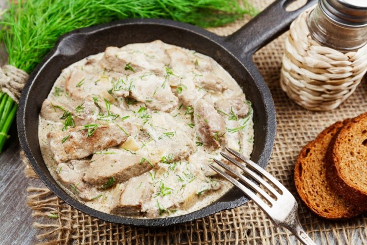 8 отличных рецептов куриной печени в сметане на сковороде