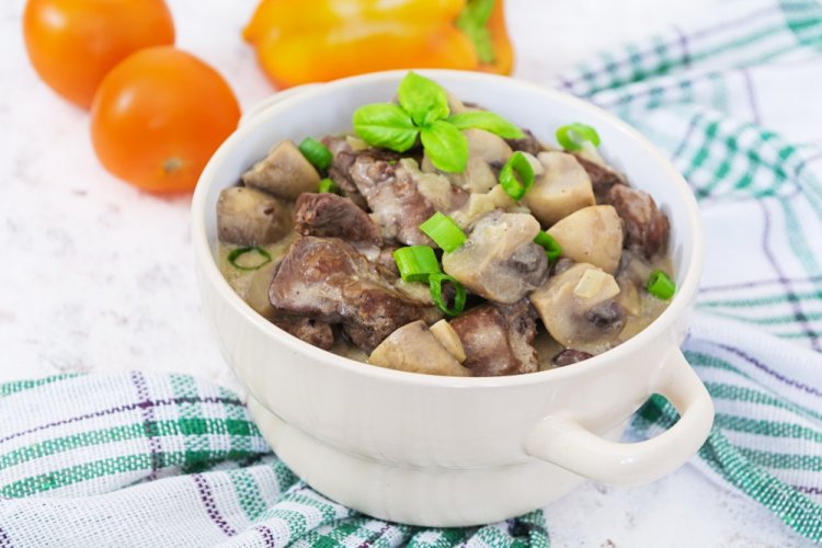 8 отличных рецептов куриной печени в сметане на сковороде
