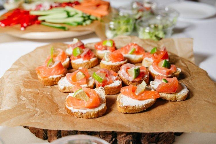 12 рецептов самых вкусных канапе с творожным сыром
