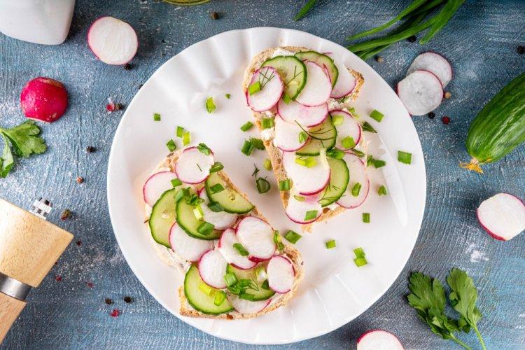 12 рецептов самых вкусных канапе с творожным сыром