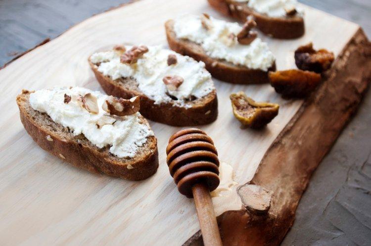 12 рецептов самых вкусных канапе с творожным сыром