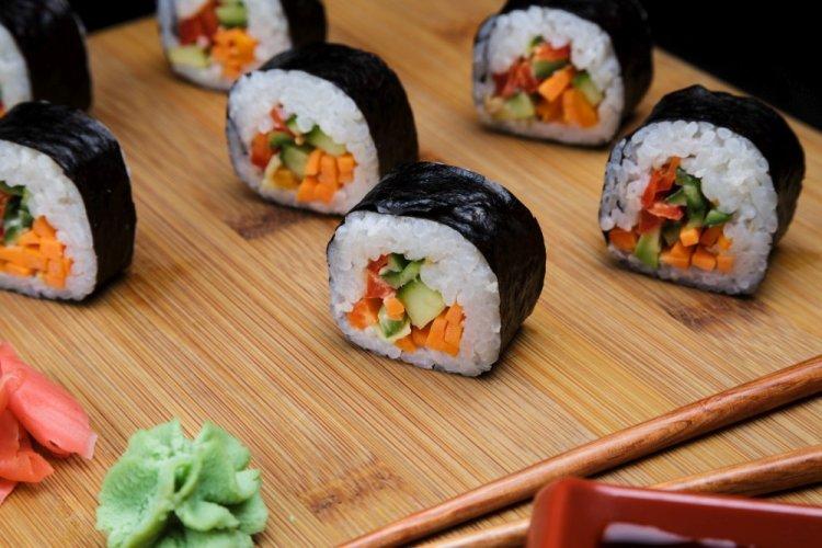 8 рецептов овощных роллов, которые легко можно приготовить дома