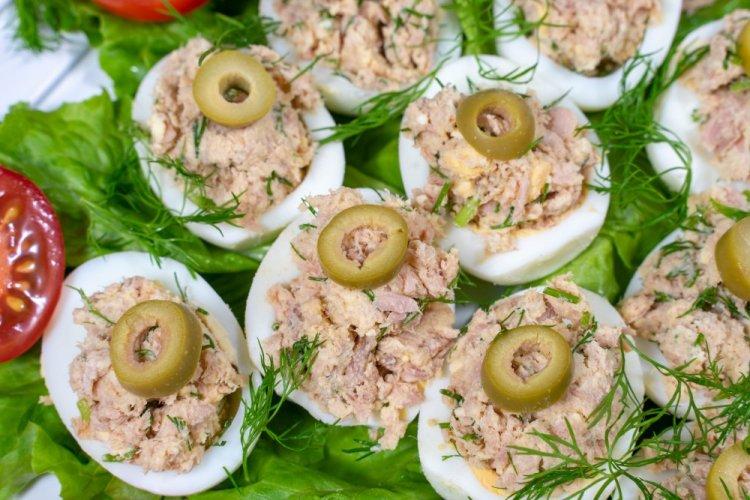 8 великолепных рецептов канапе с тунцом