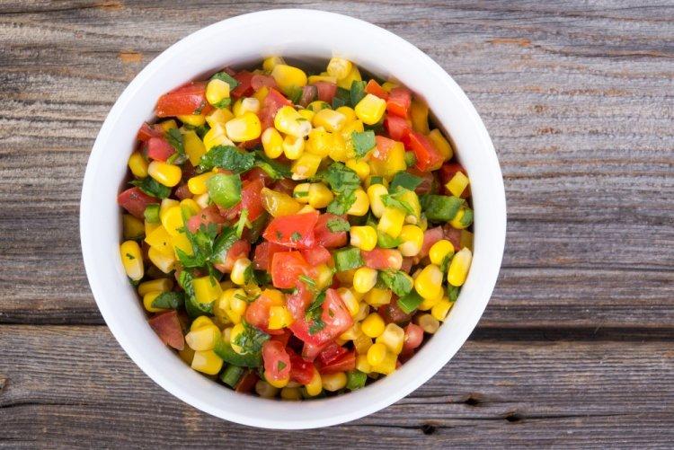 ПП салаты с кукурузой: 20 полезных и вкусных рецептов на каждый день