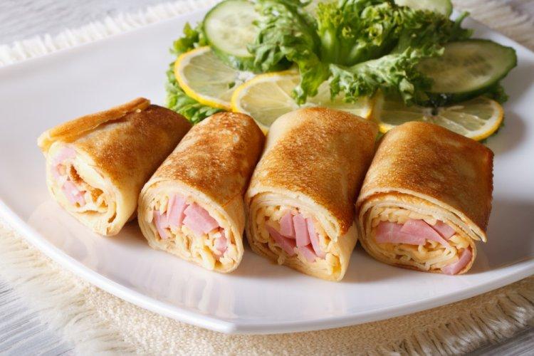 Роллы из блинов с начинкой: 8 самых вкусных рецептов приготовления