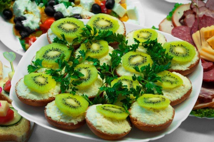 10 оригинальных рецептов канапе с крабовыми палочками