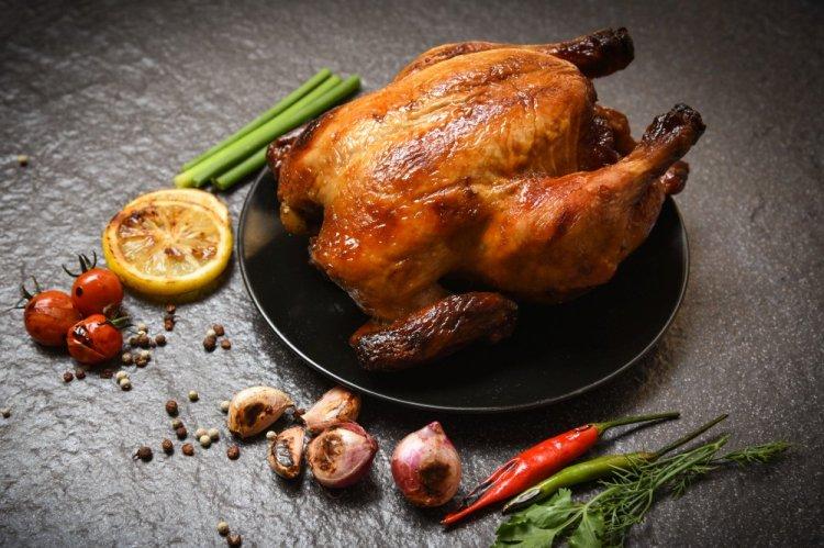 10 отличных рецептов, как приготовить курицу целиком в аэрогриле