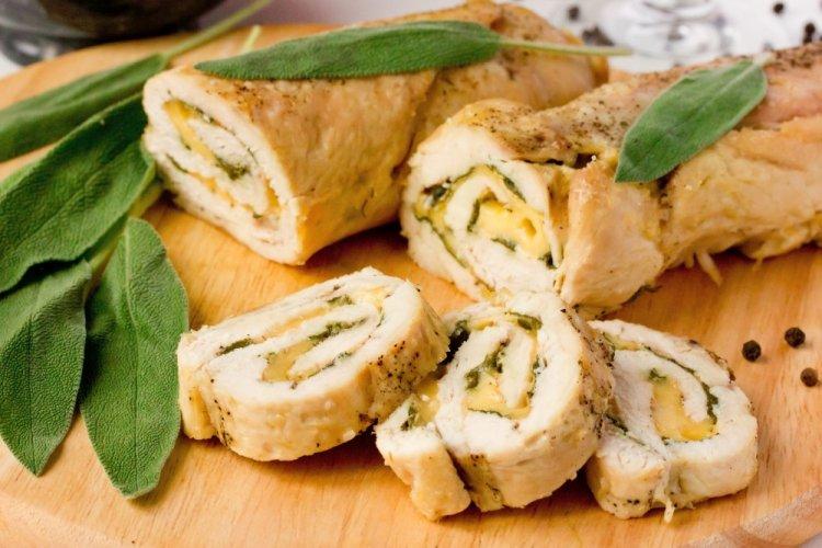 12 рецептов сочных и нежных куриных рулетиков в аэрогриле