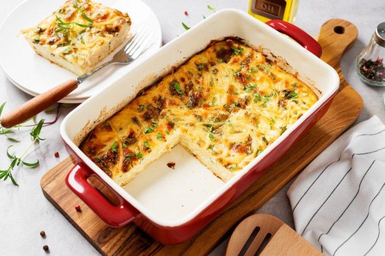Как приготовить лапшевник: 8 рецептов сытной и вкусной запеканки