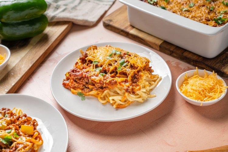 Как приготовить лапшевник: 8 рецептов сытной и вкусной запеканки