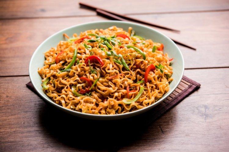 10 самых вкусных рецептов с лапшой быстрого приготовления