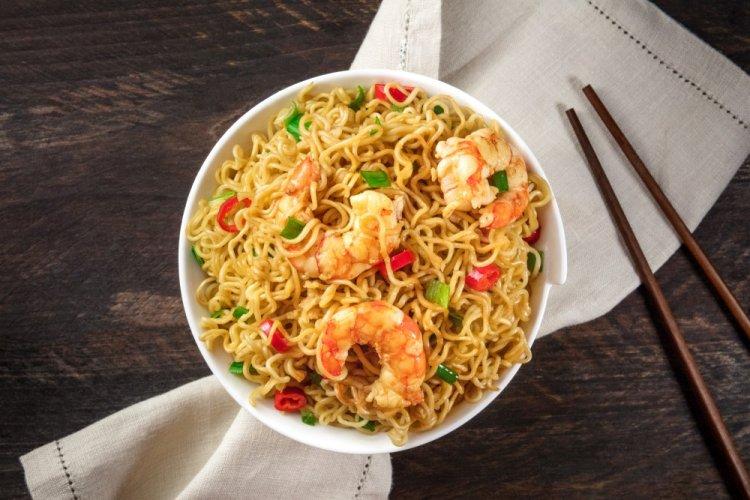 10 самых вкусных рецептов с лапшой быстрого приготовления