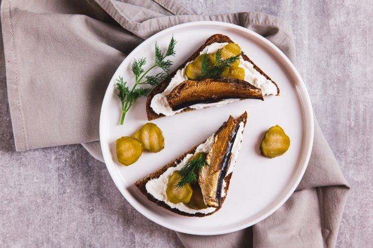12 простых и невероятно вкусных рецептов брускетт с творожным сыром