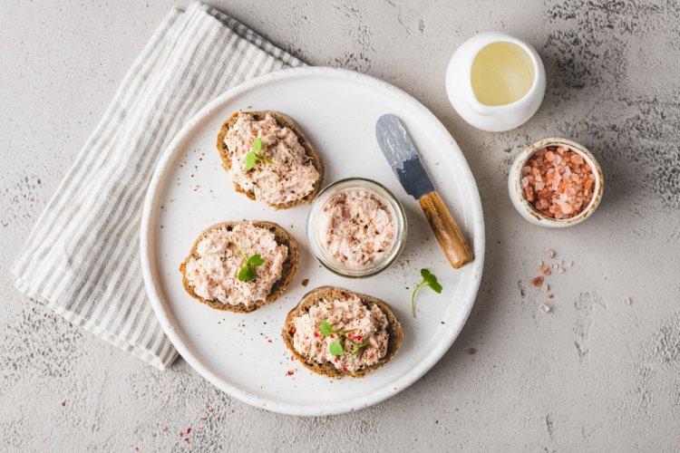 12 простых и невероятно вкусных рецептов брускетт с творожным сыром