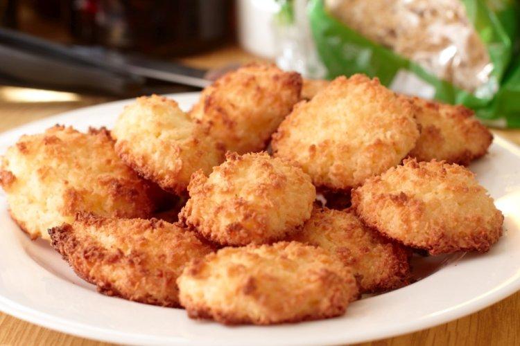 12 рецептов печенья с кокосовой стружкой, которое готовится проще простого
