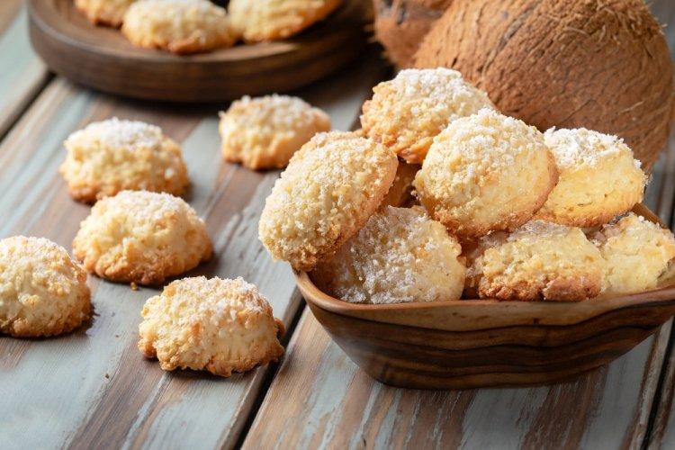 12 рецептов печенья с кокосовой стружкой, которое готовится проще простого