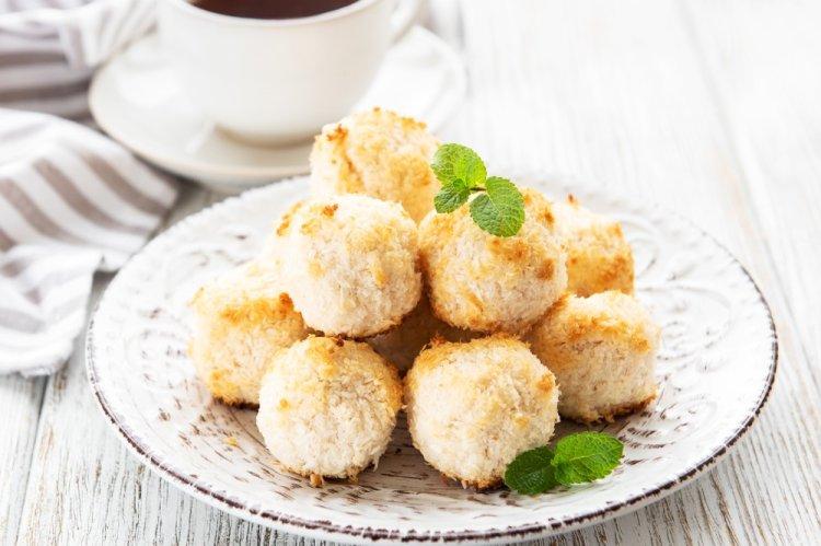 12 рецептов печенья с кокосовой стружкой, которое готовится проще простого