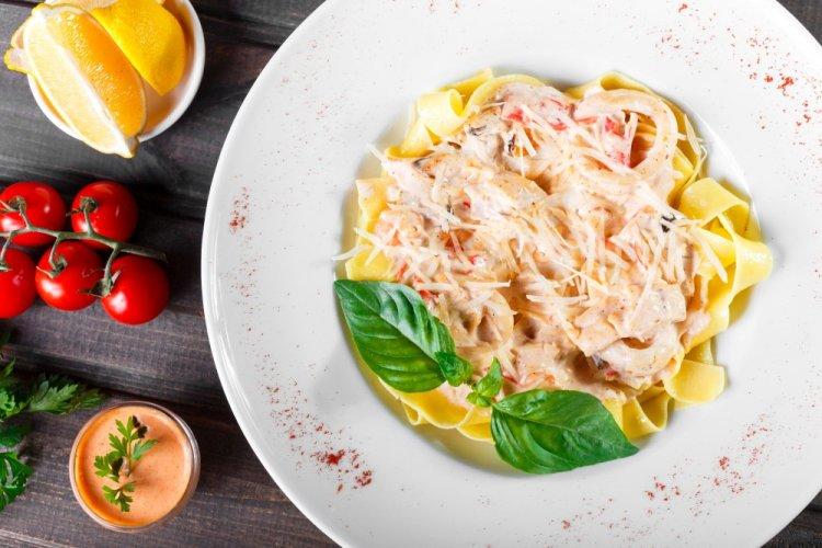 Кальмары в сливочном соусе: 10 самых вкусных рецептов