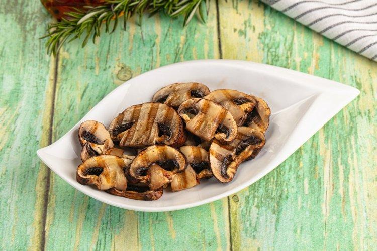 Шампиньоны на мангале: 10 вкусных и оригинальных рецептов