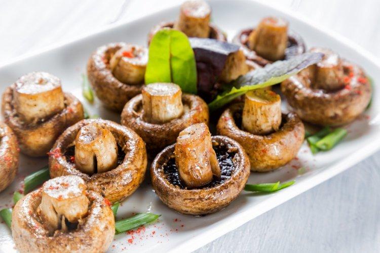 Шампиньоны на мангале: 10 вкусных и оригинальных рецептов