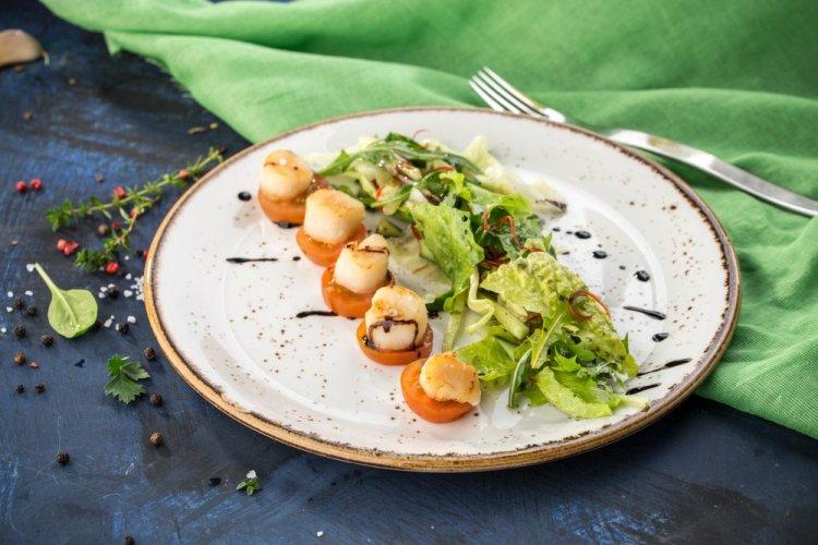 10 cалатов с морскими гребешками, которые очень просто готовятся