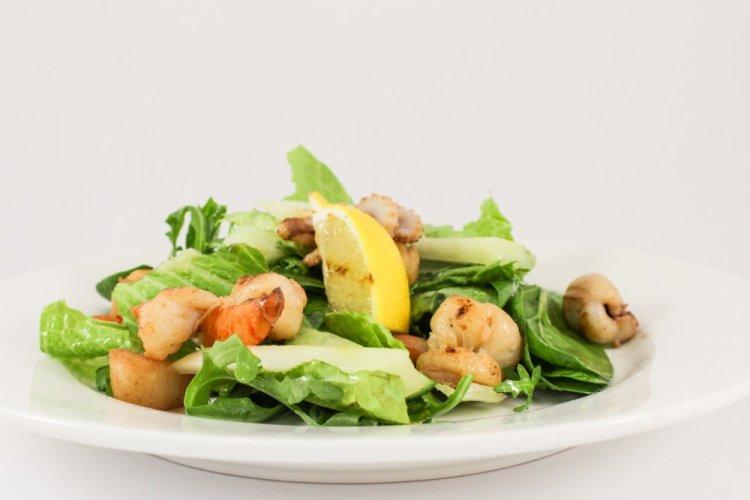 10 cалатов с морскими гребешками, которые очень просто готовятся