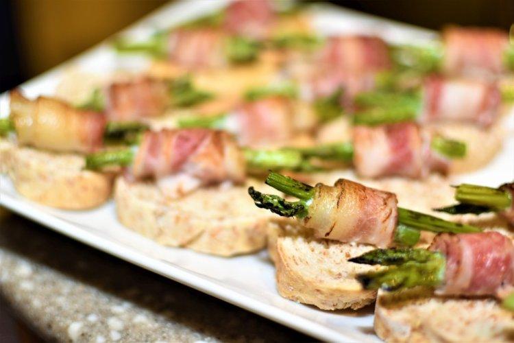 10 рецептов брускетт с беконом, которые сможет приготовить каждый