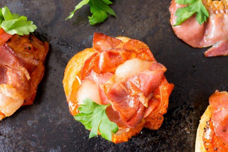 10 рецептов брускетт с беконом, которые сможет приготовить каждый