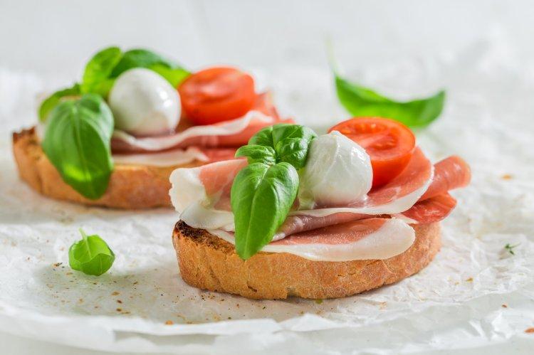 10 самых вкусных рецептов брускетты с хамоном