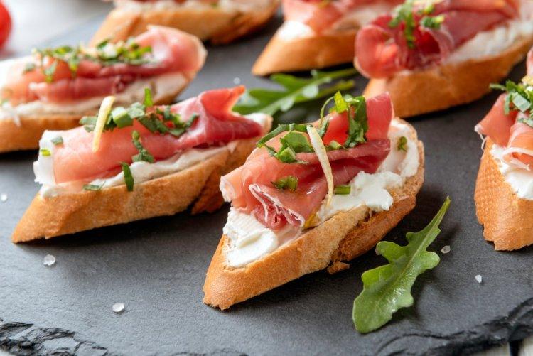 10 самых вкусных рецептов брускетты с хамоном