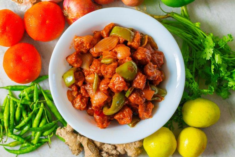 15 рецептов с соевым мясом, которые разнообразят твой рацион