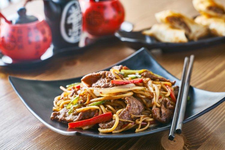 8 рецептов удона с говядиной, которые можно приготовить на скорую руку