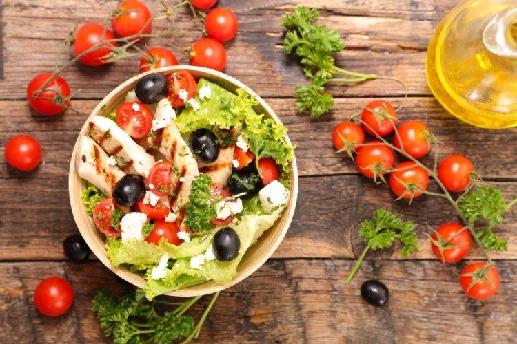 Боул с курицей: 12 рецептов, которые захочется готовить снова и снова