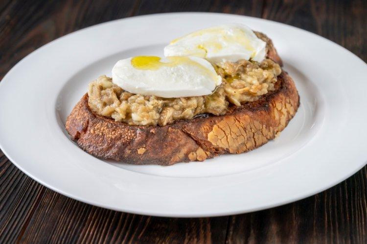 Брускетта с печеными баклажанами: 8 оригинальных и вкусных рецептов