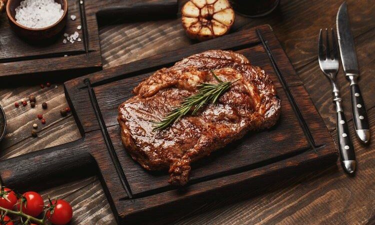 Стейк из говядины в аэрогриле: 8 лучших рецептов и способов приготовления